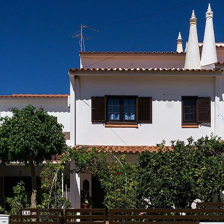 Familia Brito Hotel Porches  Exterior photo