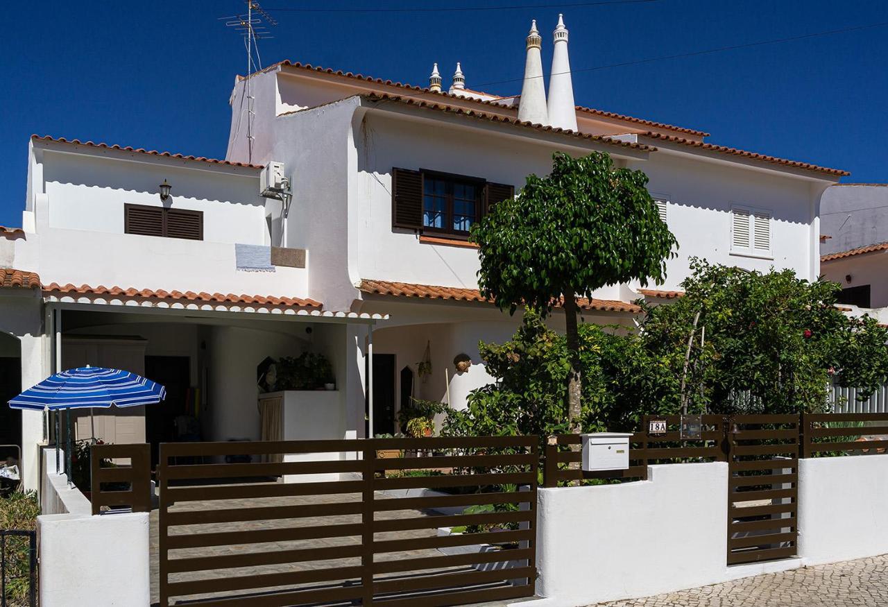 Familia Brito Hotel Porches  Exterior photo