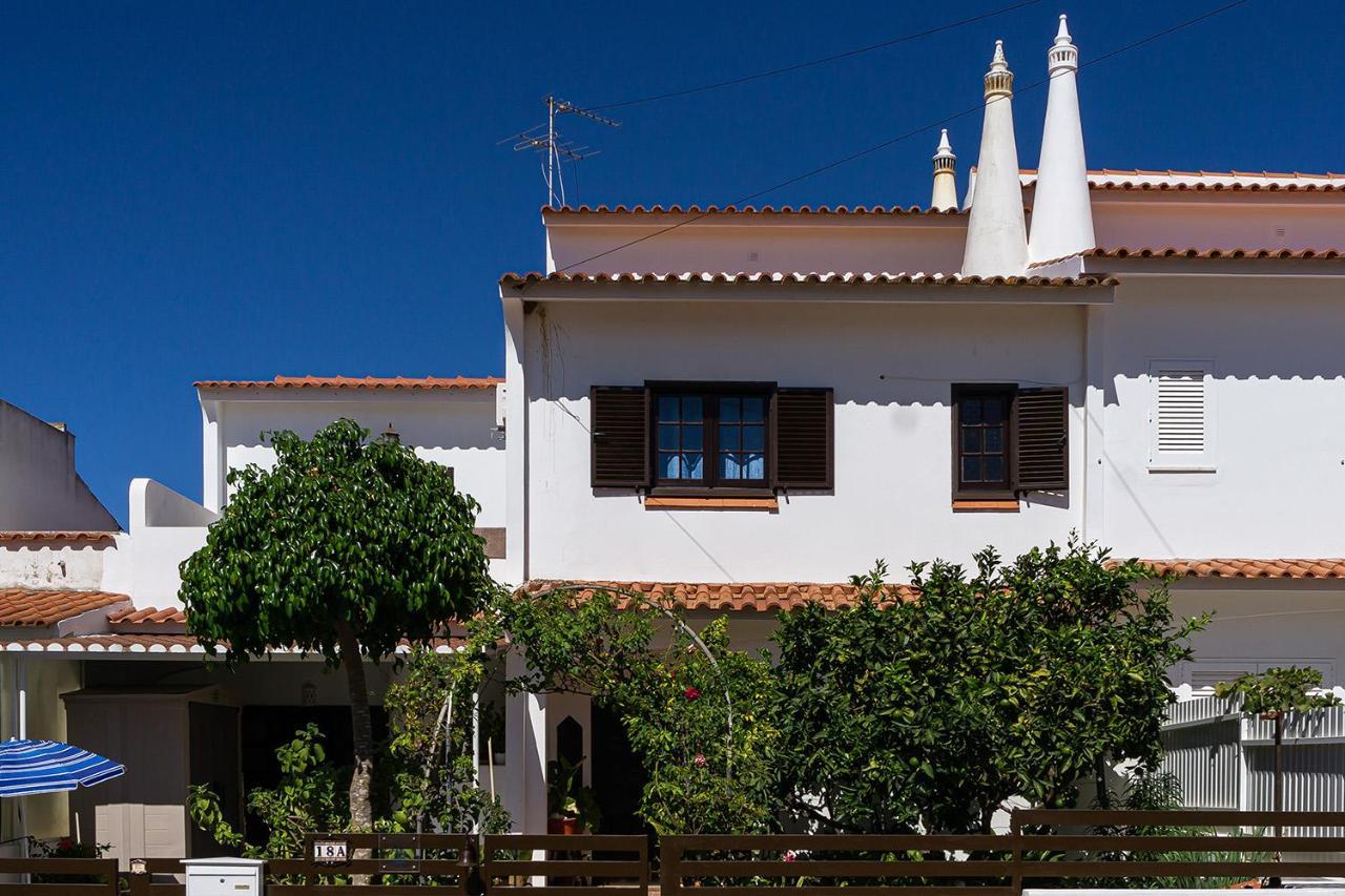 Familia Brito Hotel Porches  Exterior photo